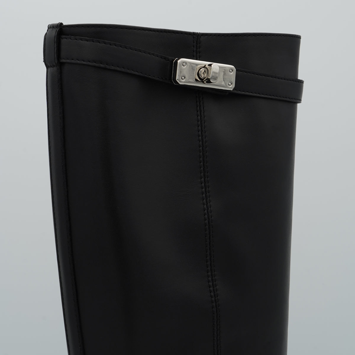 Stivale Via Roma 15 Luxury 4671 Nero con Cinturino e Dettaglio Argento