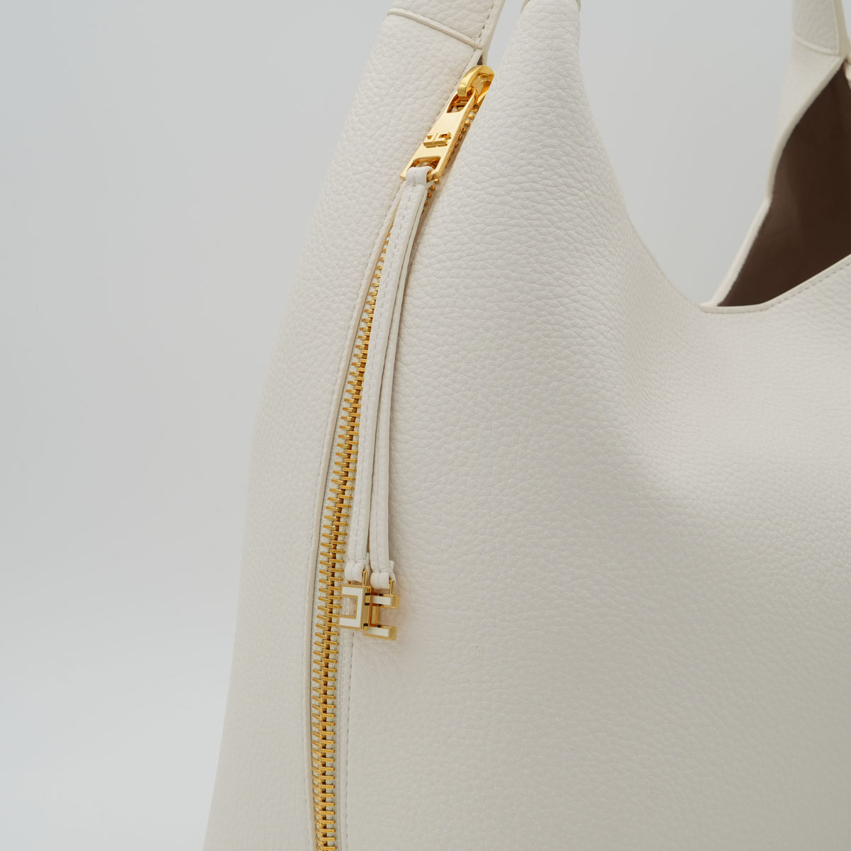 Borsa a Spalla Elisabetta Franchi BS23A66E2 Burro con Logo Oro
