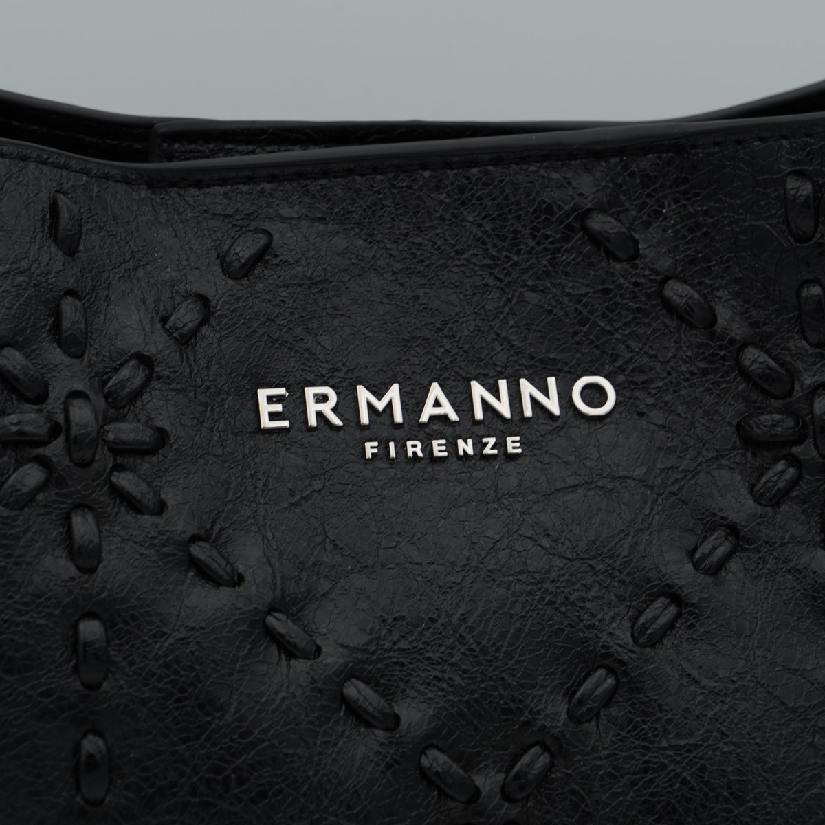 Borsa Ermanno Firenze by Ermanno Scervino Large Tote Brie 12402240 Nera con Ricamo Floreale Tono su Tono, Doppio Manico e Logo