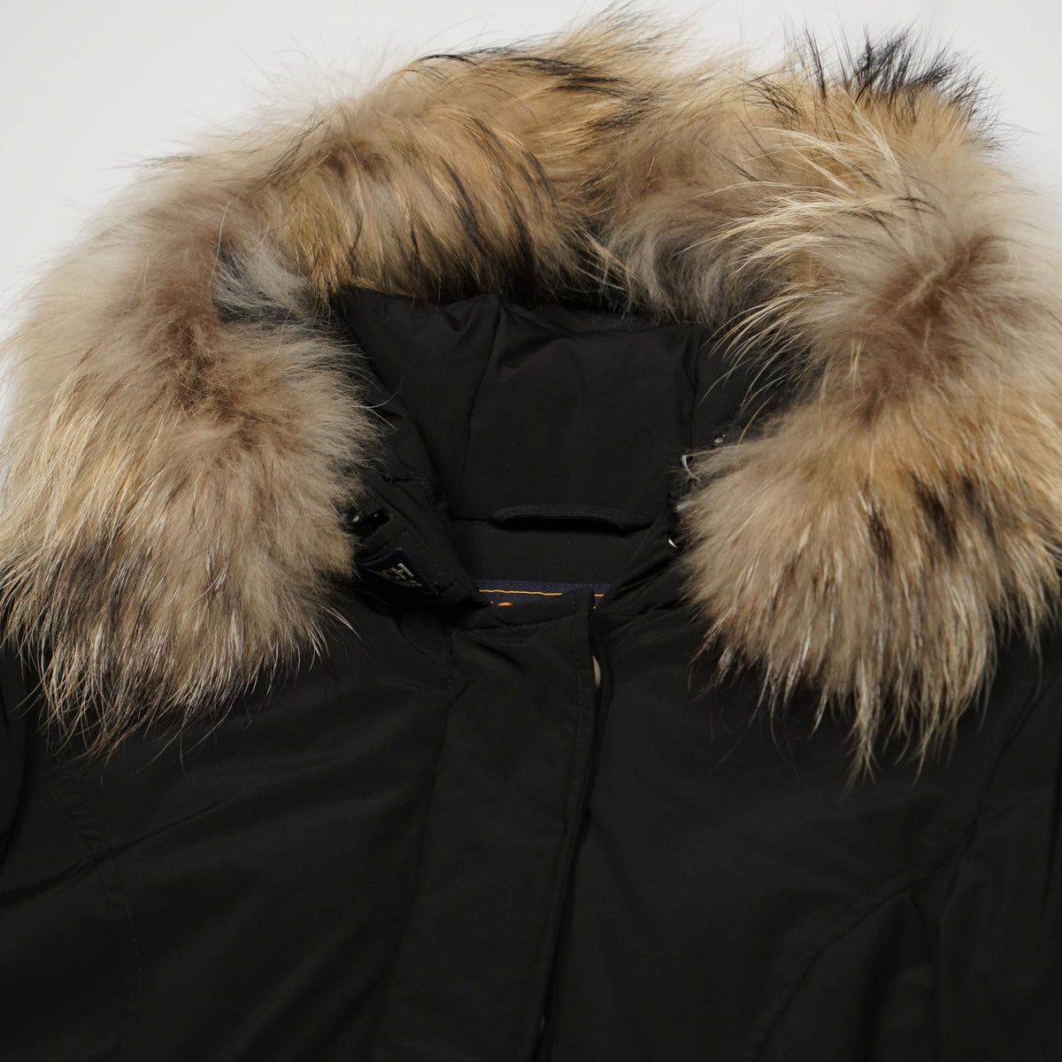 Parka Woolrich Luxury Arctic Nero con Cappuccio in Pelliccia
