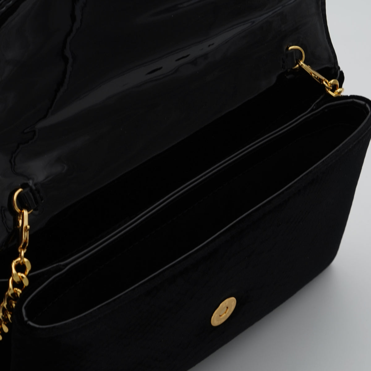 Borsa a Tracolla Elisabetta Franchi BS27A67E2 Nera Effetto Velluto con Dettagli Oro
