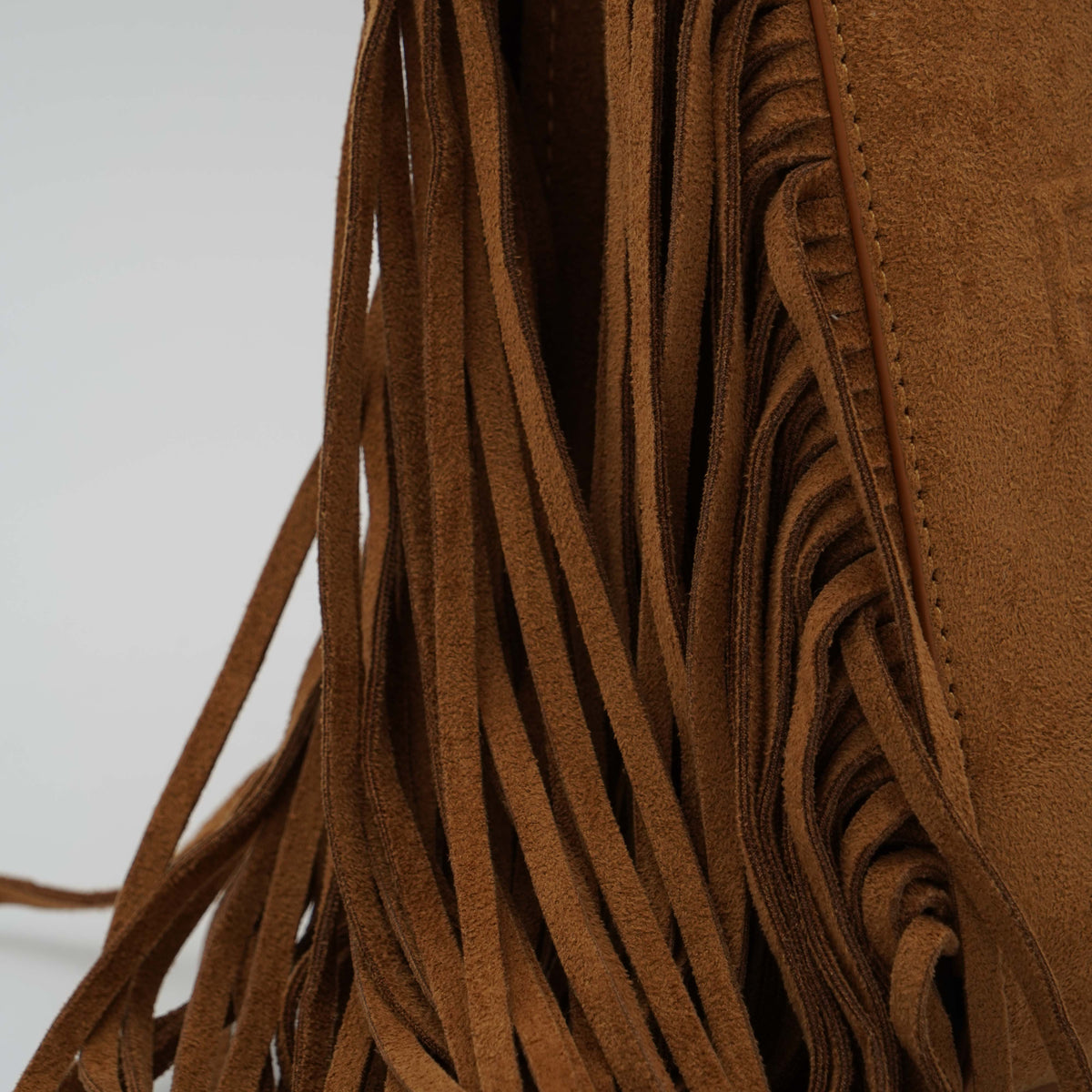 Borsa Rue Madam Paris Canyon Tote Fringes 1587 Suede Cognac in Eco Suede con Frange, Twilly Animalier e Tracolla Removibile