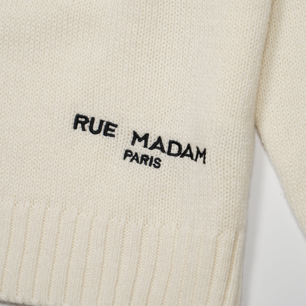 Maglione Rue Madam Paris Marvin Jumper 1507 Bianco Panna in Misto Lana con Orsetto Marvin Ricamato e Logo