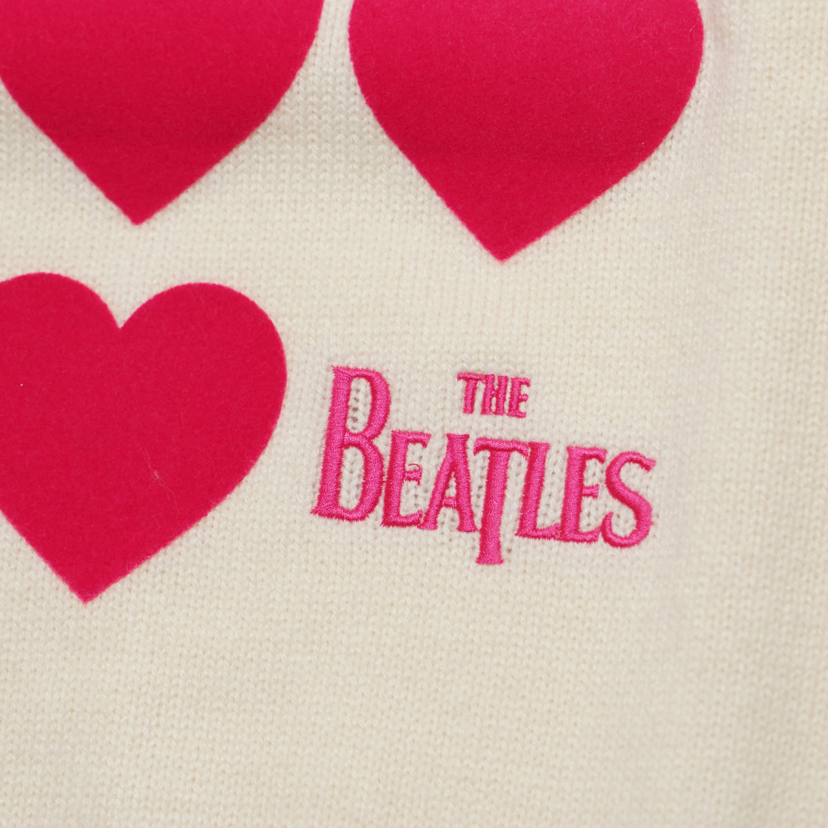 Maglione Girocollo SUN68 x The Beatles K46616 31 Panna Oversize Warm Wool con Cuori Fucsia, Girocollo e Maniche Lunghe