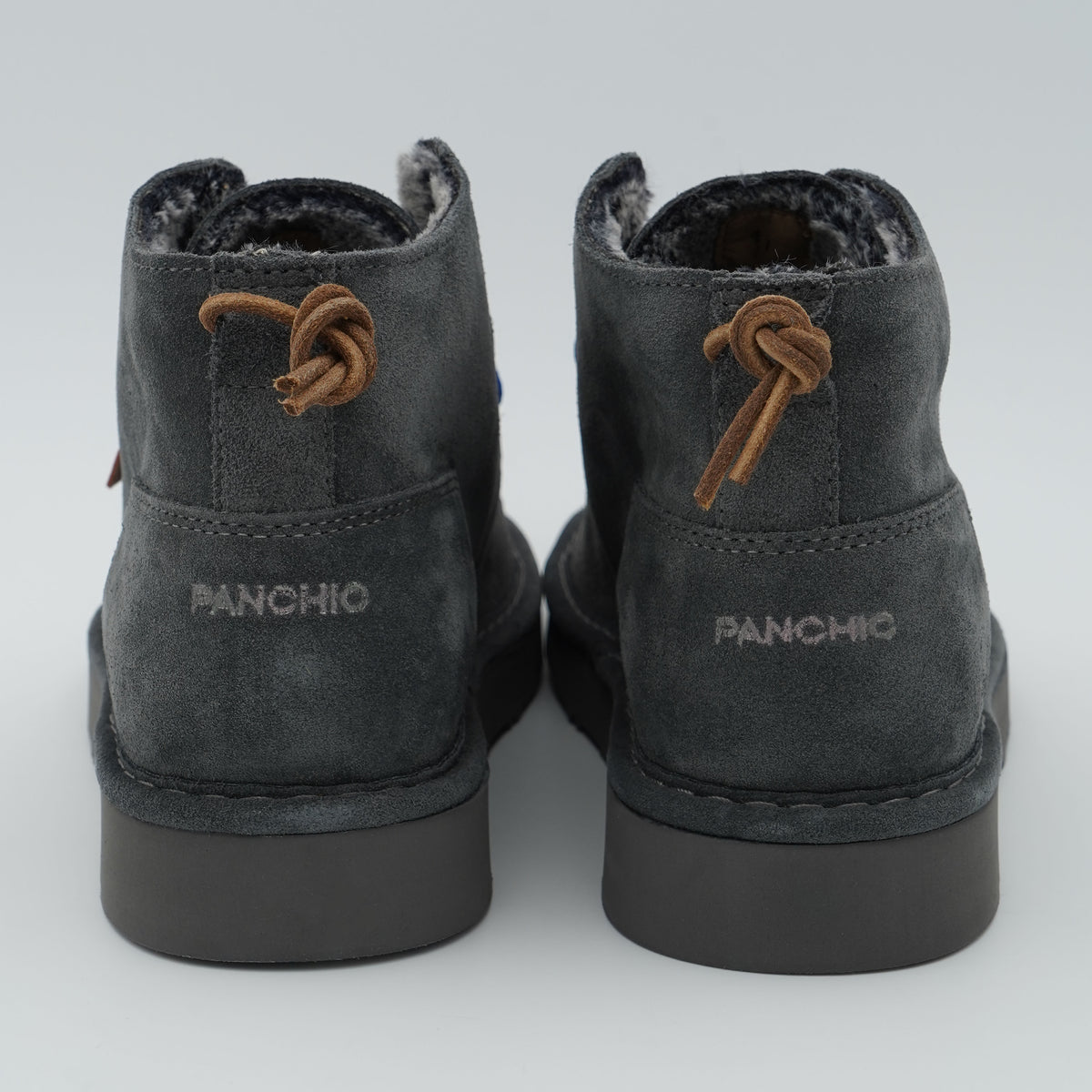Polacchino Panchic Icon P001M036 V006 Antracite in Camoscio con Fodera Faux Fur, Lacci Blu e Suola EVA