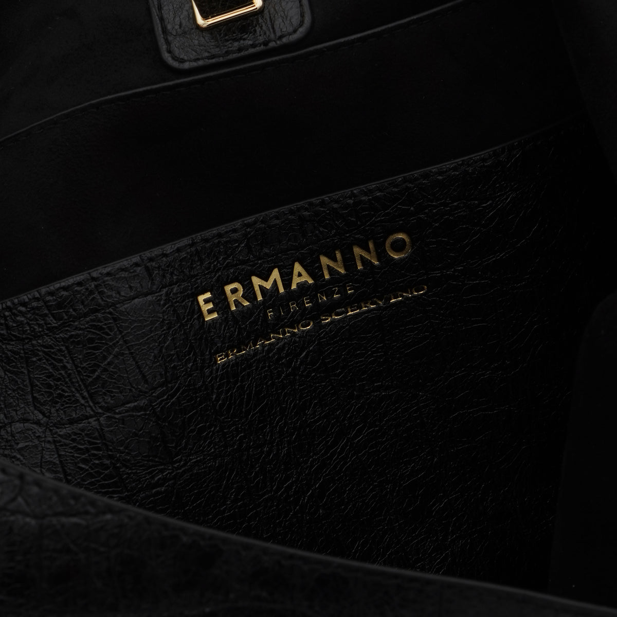 Borsa Ermanno Firenze by Ermanno Scervino Hobo Benjamin Cocco 12402269 Nera Effetto Coccodrillo con Manico a Spalla e Fibbia Logo Dorata