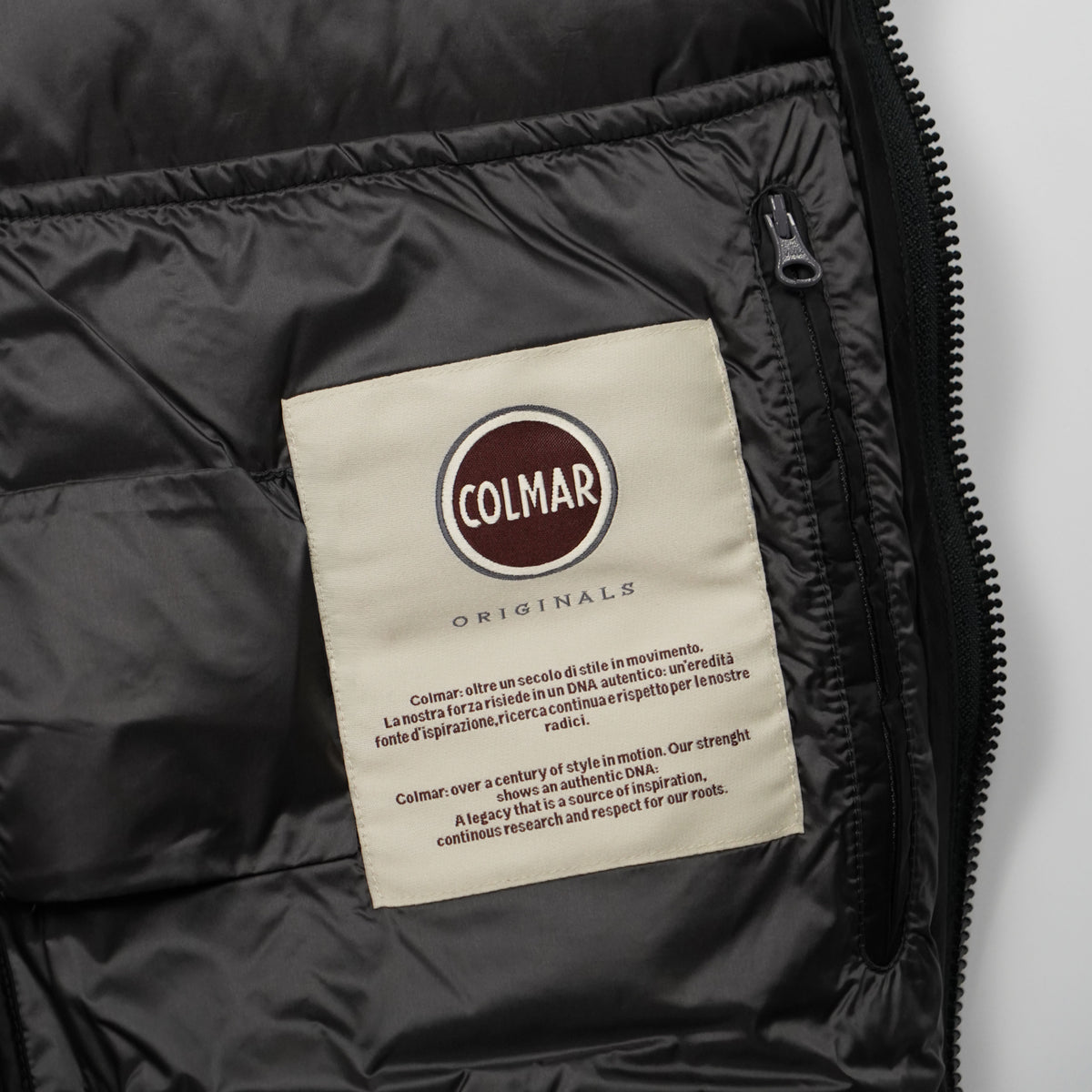 Piumino Colmar Originals Minimal 1207 99 Nero con Imbottitura in Piuma