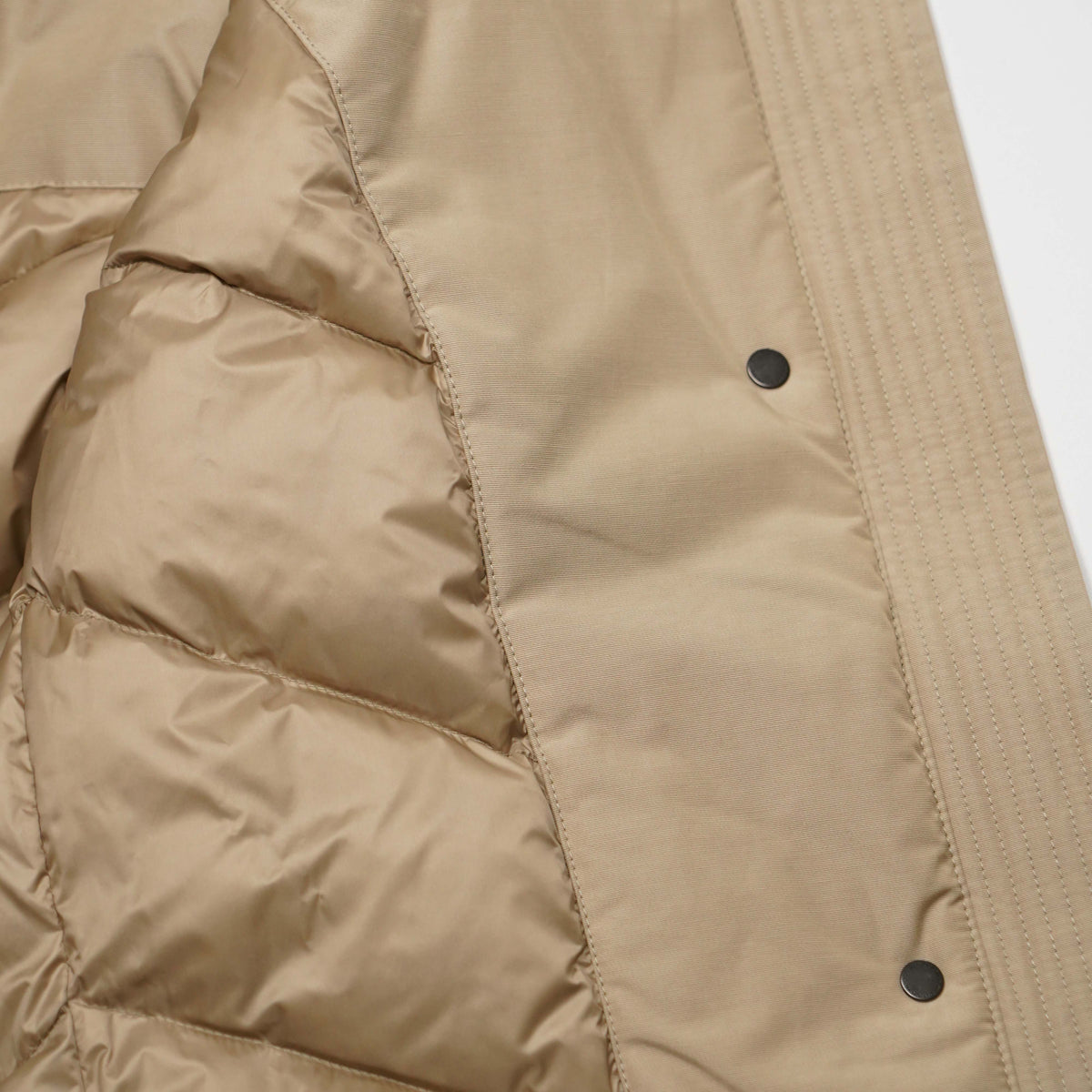 Parka Woolrich Boulder Beige con Cappuccio e Interno in Pelliccia Sintetica