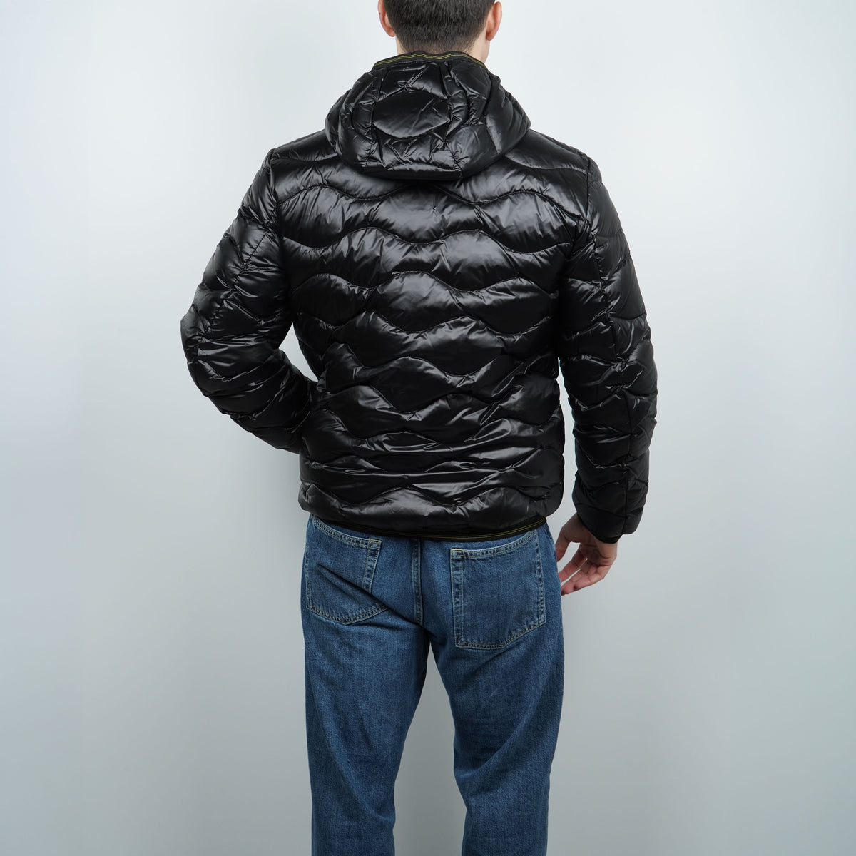 Piumino Blauer Wave Nero Lucido con Cappuccio Imbottito in Piuma