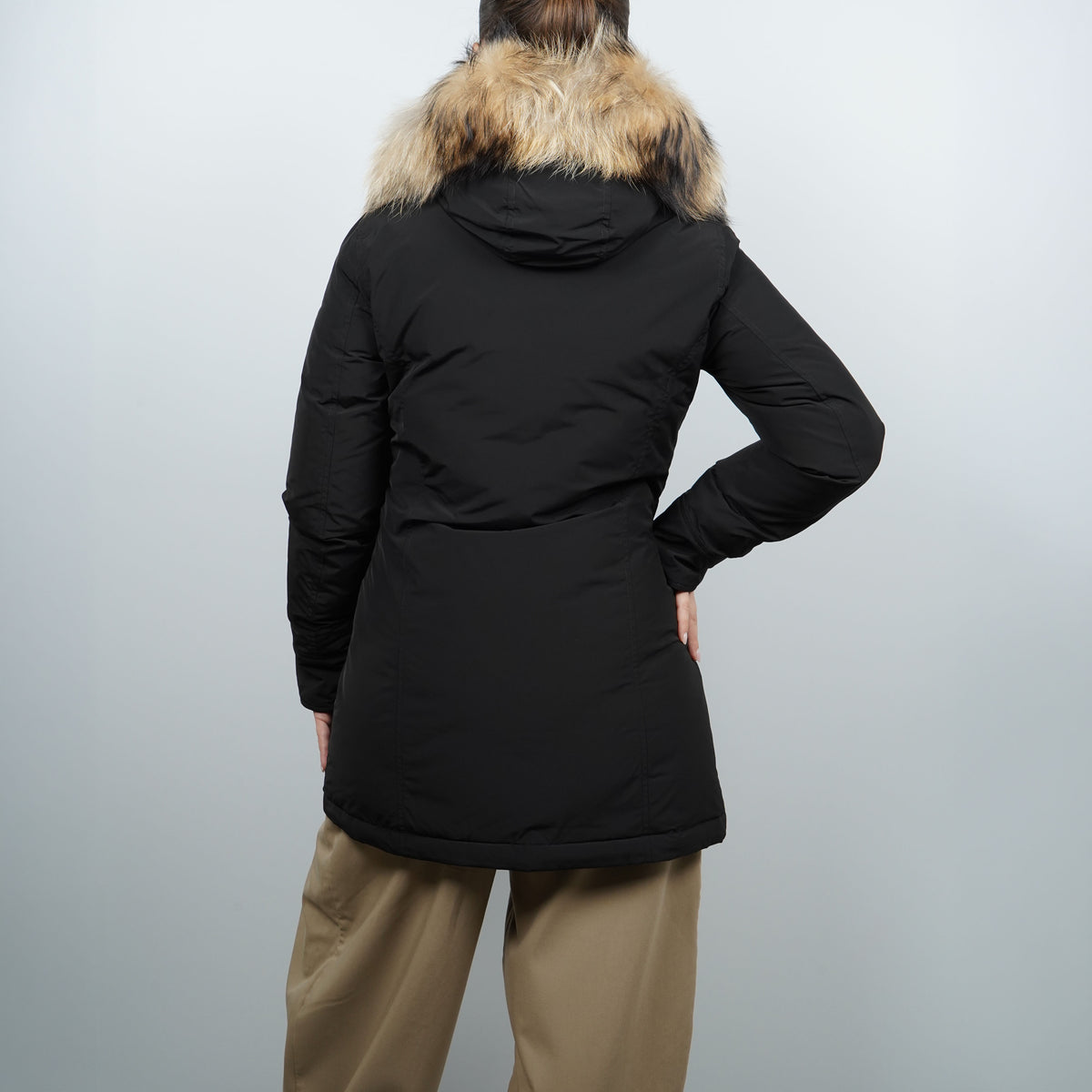Parka Woolrich Luxury Arctic Nero con Cappuccio in Pelliccia